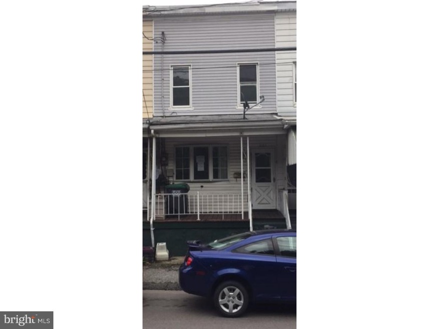 607 N Railroad St, Tamaqua, PA 18252 - photo 1