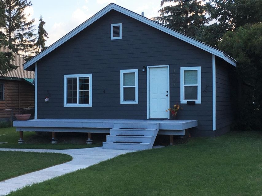 EXT Front B