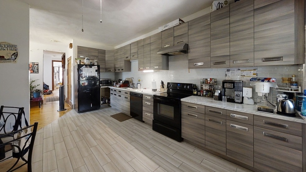 39 Temple St unit 2, Somerville, MA 02145 - photo 1