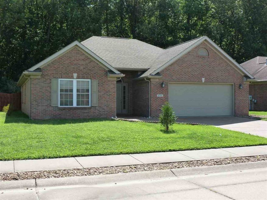 Welcome to 4780 Lincoln Pointe Dr.  An all brick 2