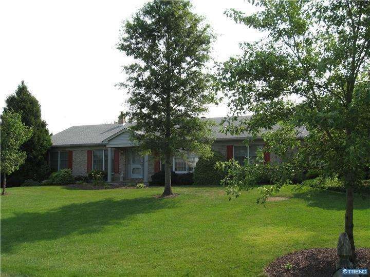 315 Manubay Ct, Bear, DE 19701 - photo 1