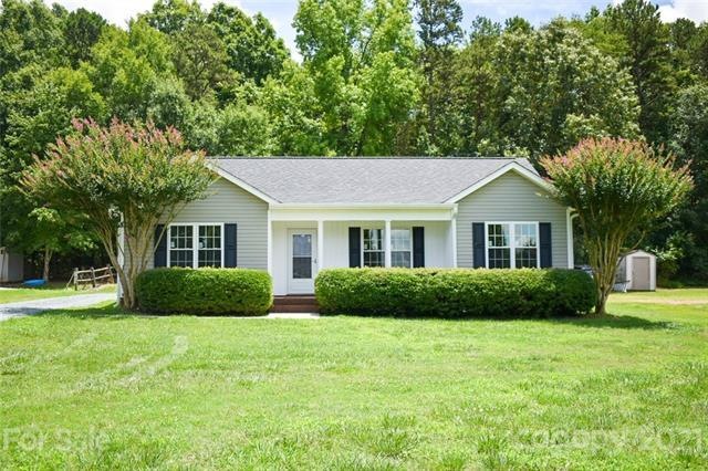 Welcome to 6024 Windsong Way, No HOA and very conv