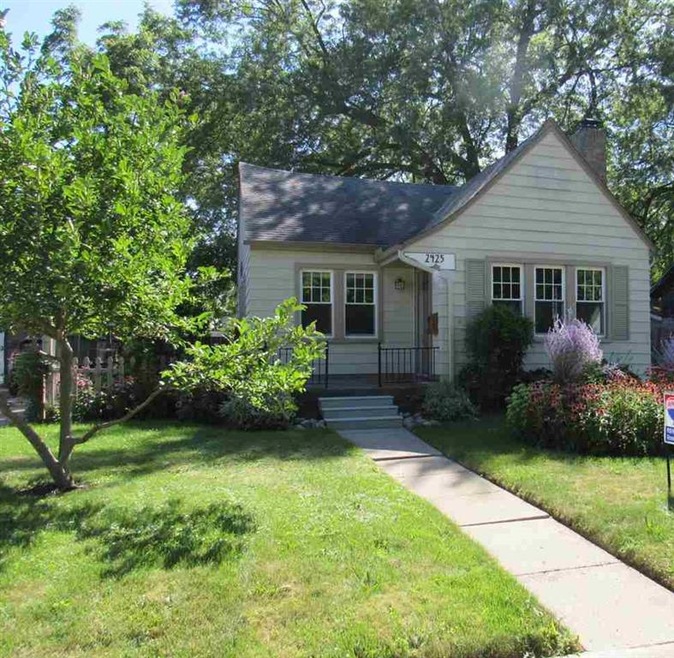 2425 Altoona St, Flint, MI 48504 - photo 1