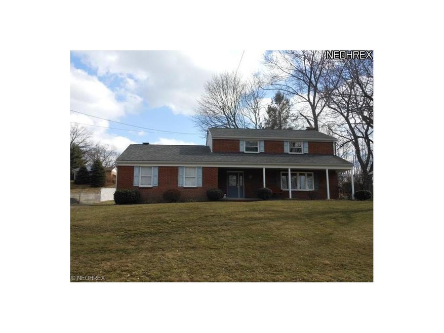 Stately 3 bedroom, 2.5 bath home in Perry School s