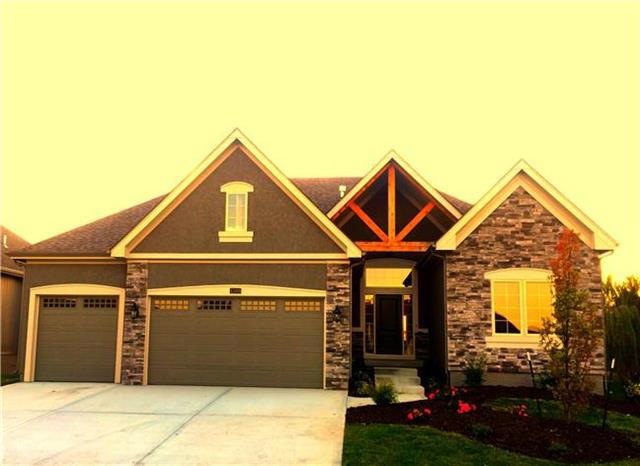 1508 Ventnor Ln, Raymore, MO 64083 - photo 1