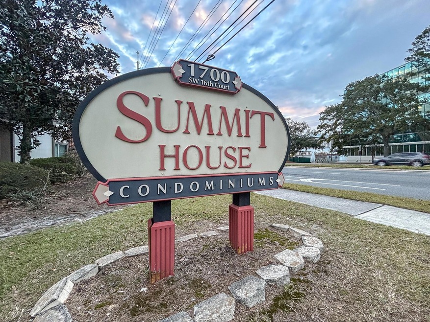 1700 SW 16th Ct unit L5, Gainesville, FL 32608 - photo 1