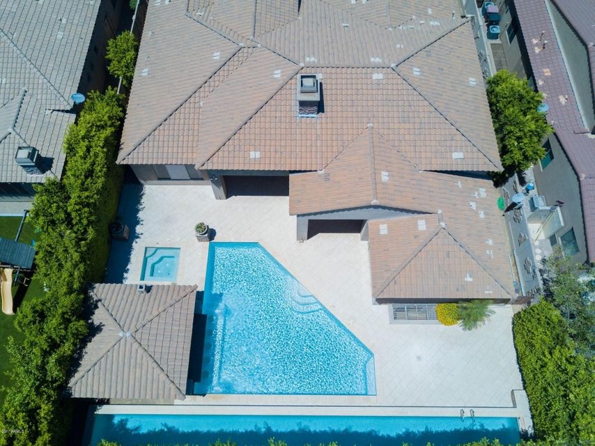 WS DRONE STRAIGHT DOWN