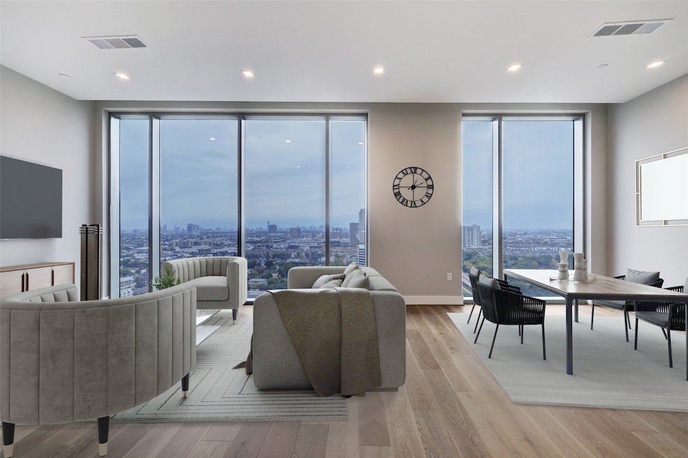 Welcome to Unit 2203
*VIRTUALLY STAGED PHOTO