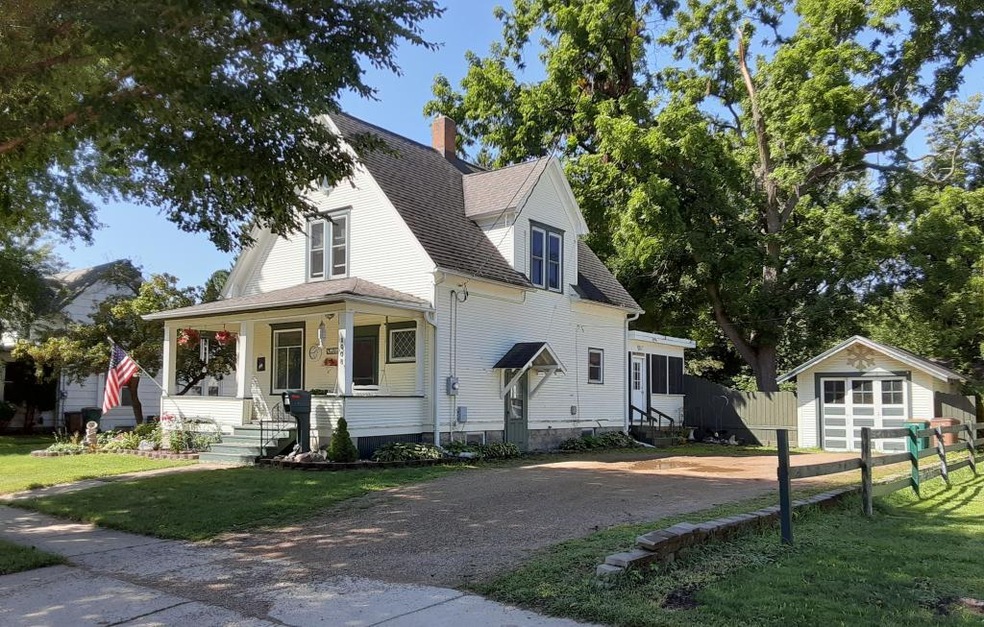 1008 Frank Ave.