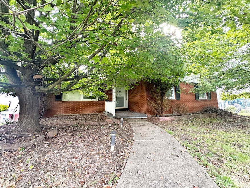 200 Cypress Hill Dr, Pittsburgh, PA 15235 - photo 1