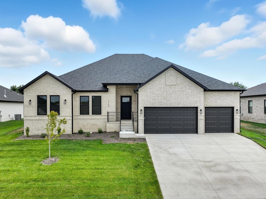 1744 E Cobblestone Dr, Ozark, MO 65721 - photo 1
