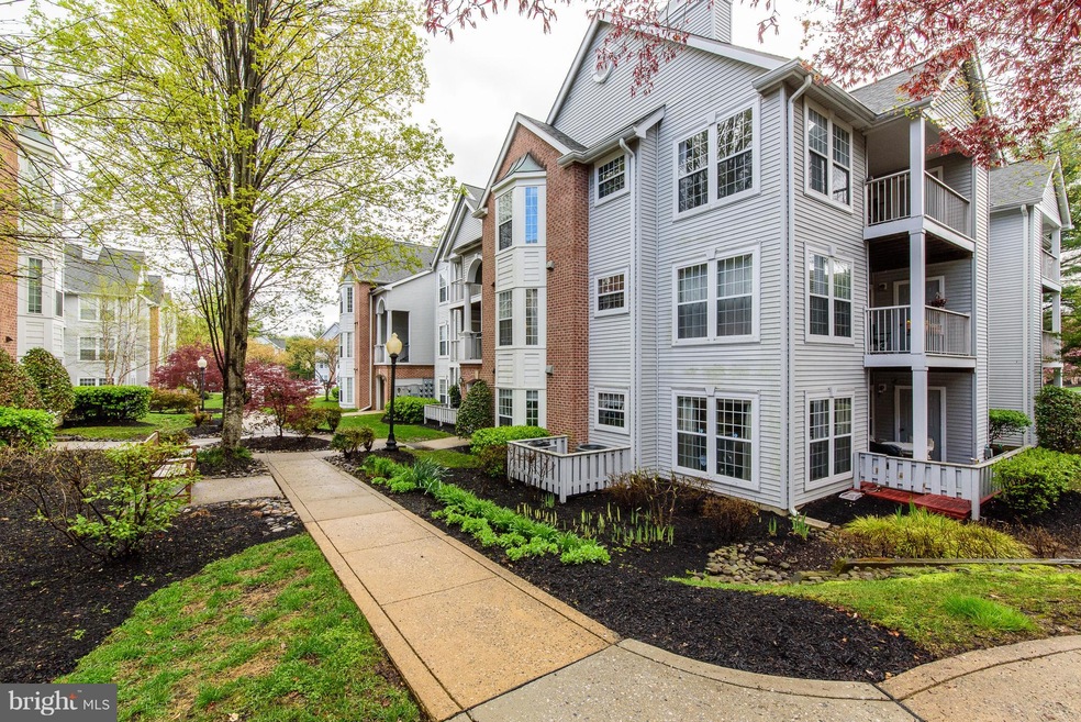4401 Silverbrook Ln unit B204, Owings Mills, MD 21117 - photo 1