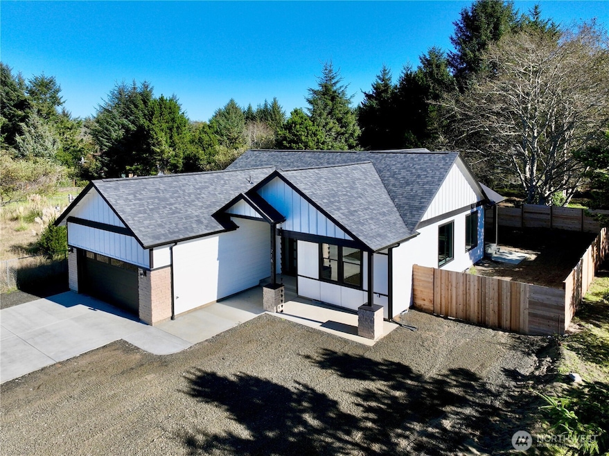 716 Island Cir SE, Ocean Shores, WA 98569 - photo 1