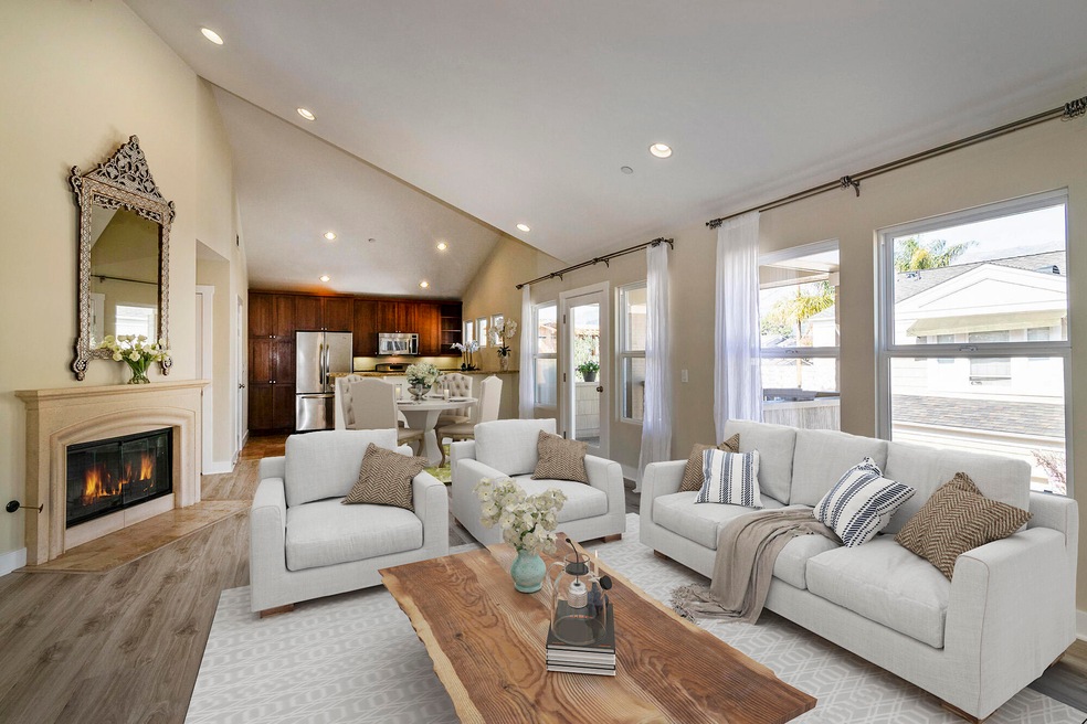 Living / Dining Rm Virtually Staged