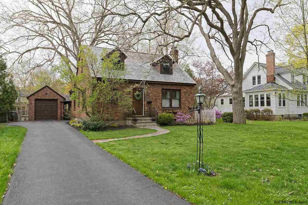 1507 Regent St, Schenectady, NY 12309 - photo 1