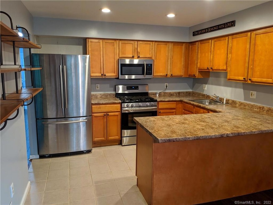 80 Crown Ridge unit 80, Newington, CT 06111 - photo 1