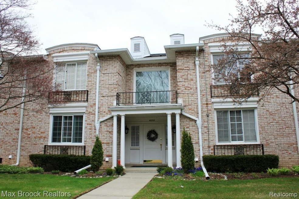 40740 Woodward Ave unit 36, Bloomfield Hills, MI 48304 - photo 1
