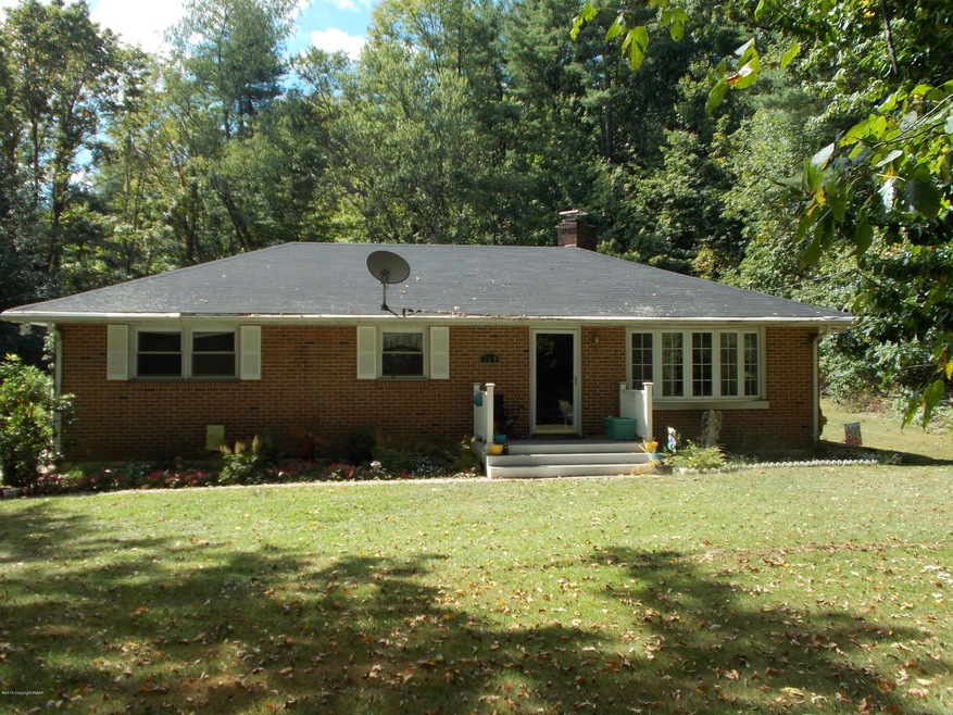 269 Tanite Rd, Stroudsburg, PA 18360 - photo 1