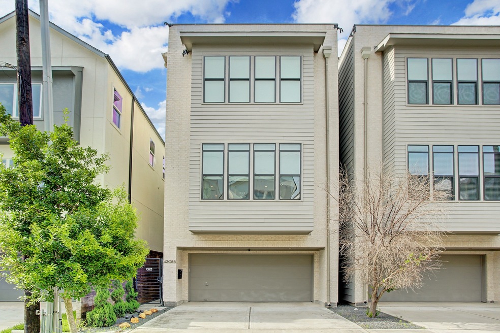 4208 Schuler St unit B, Houston, TX 77007 - photo 1