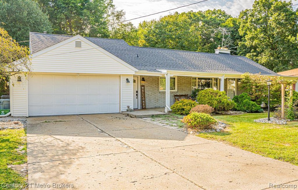 3239 Mac Ave, Flint, MI 48506 - photo 1