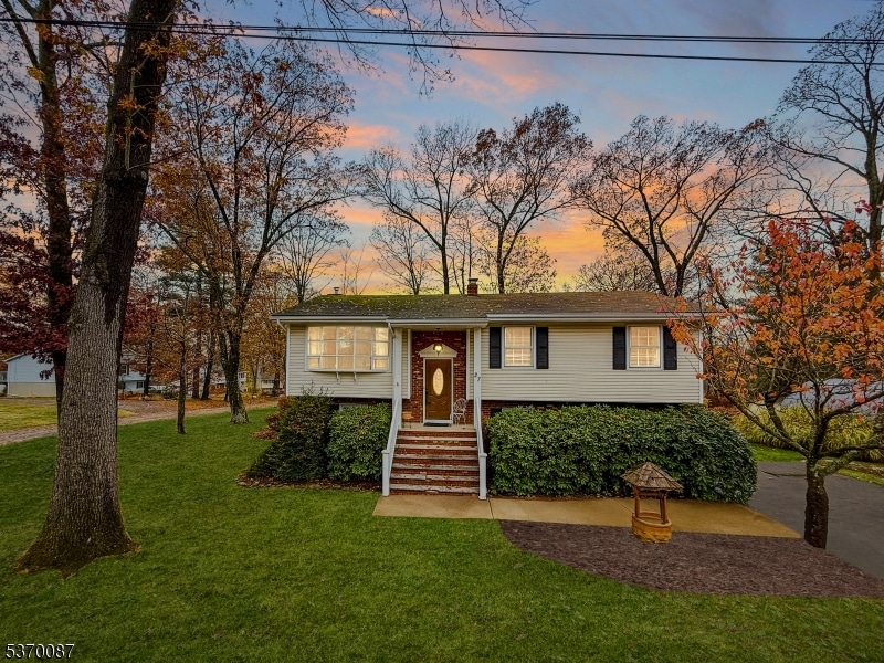 27 High Crest Dr, Hamburg, NJ 07419 - photo 1