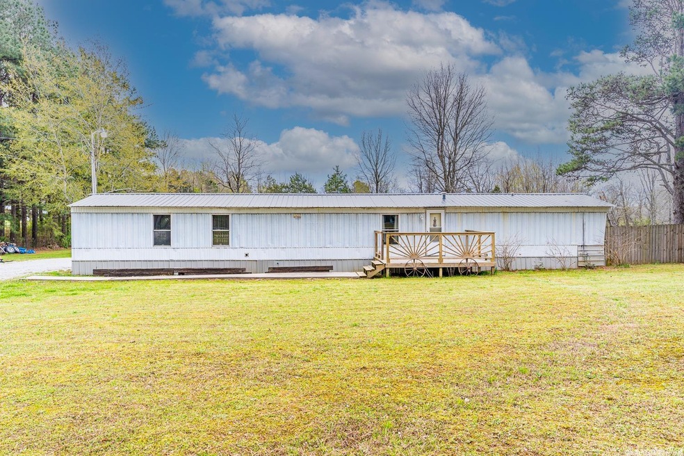 129 Debbie Dr, Paragould, AR 72450 - photo 1