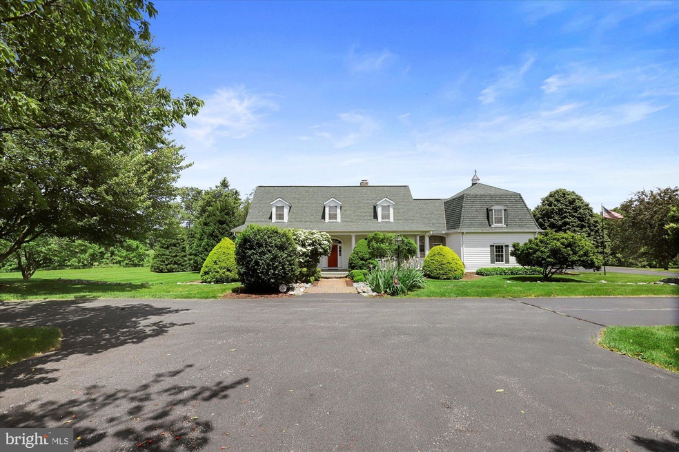 6472 Greenbriar Cir, Chambersburg, PA 17202 - photo 1