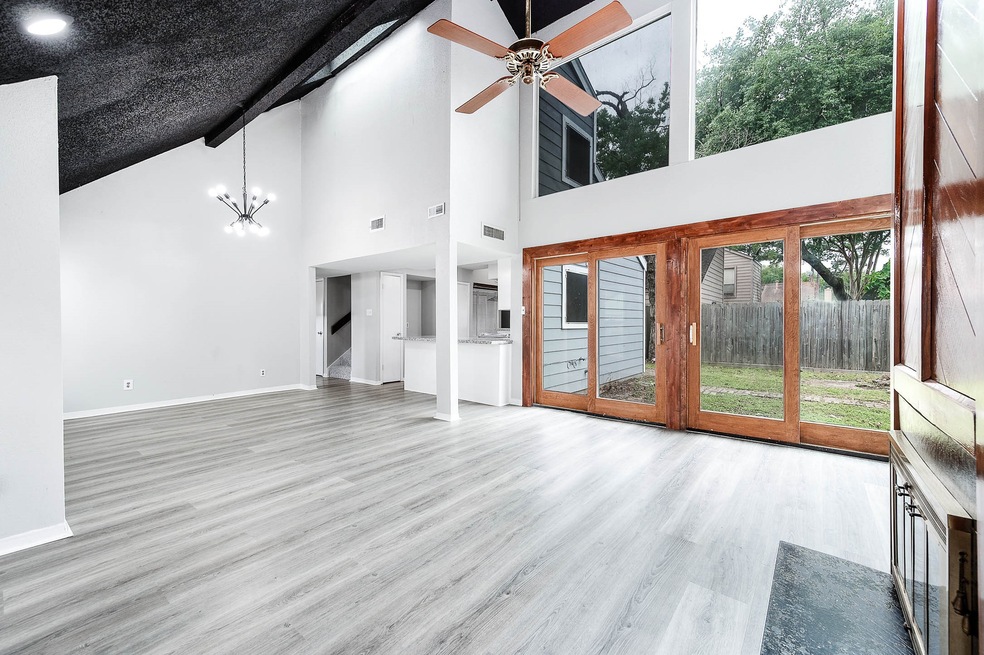 5002 Summer Forest Dr, Houston, TX 77091 - photo 1