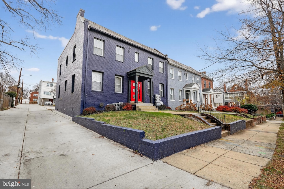 5619 1st Place NW unit 4, Washington, DC 20011 - photo 1