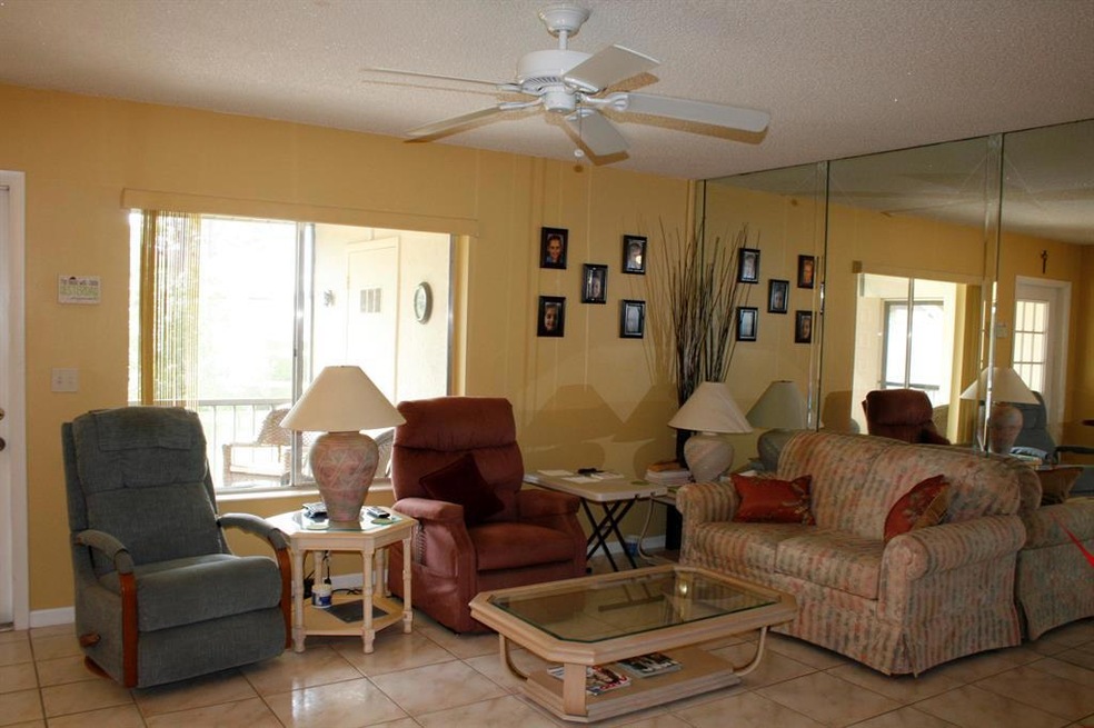 109 Lake Pine Cir unit C-2, Greenacres, FL 33463 - photo 1