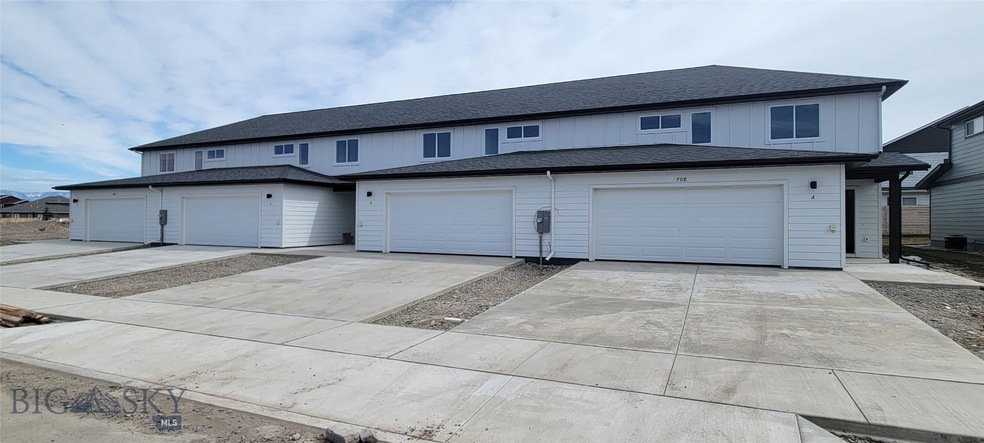  Some photos may be of similar units, colors & layout may vary.