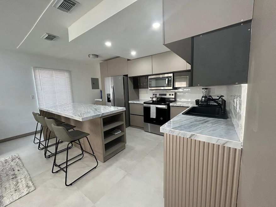 217 SW 15th St, Fort Lauderdale, FL 33315 - photo 1