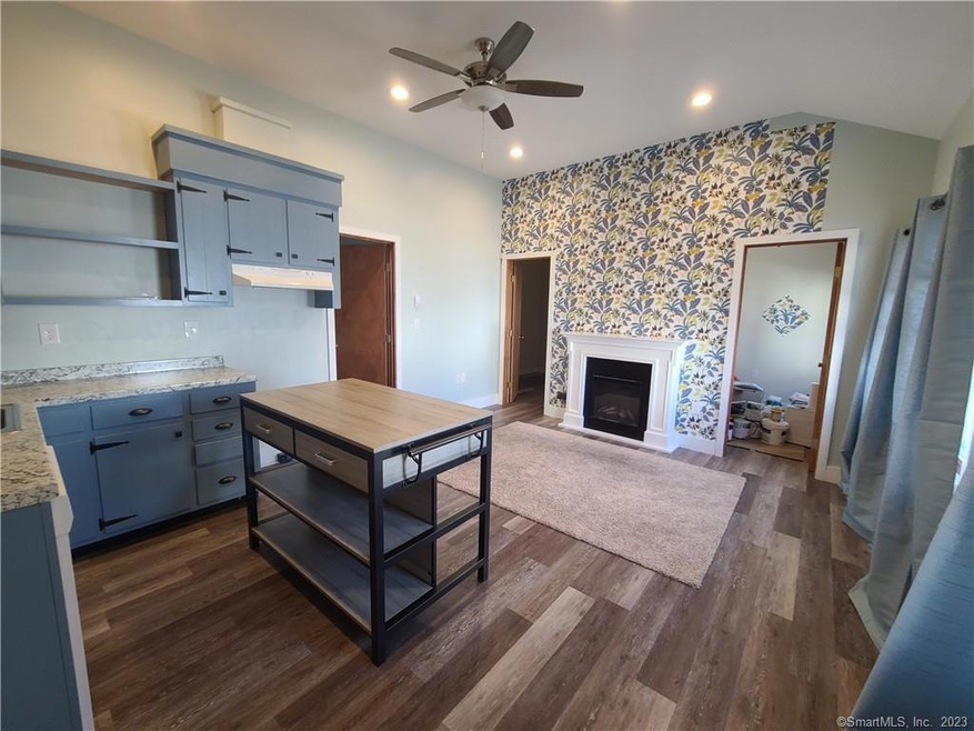 123 W Broad St, Pawcatuck, CT 06379 - photo 1