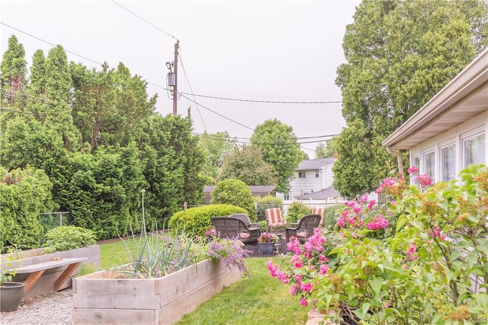 1484 Laurel Ln, Macungie, PA 18062 - photo 1