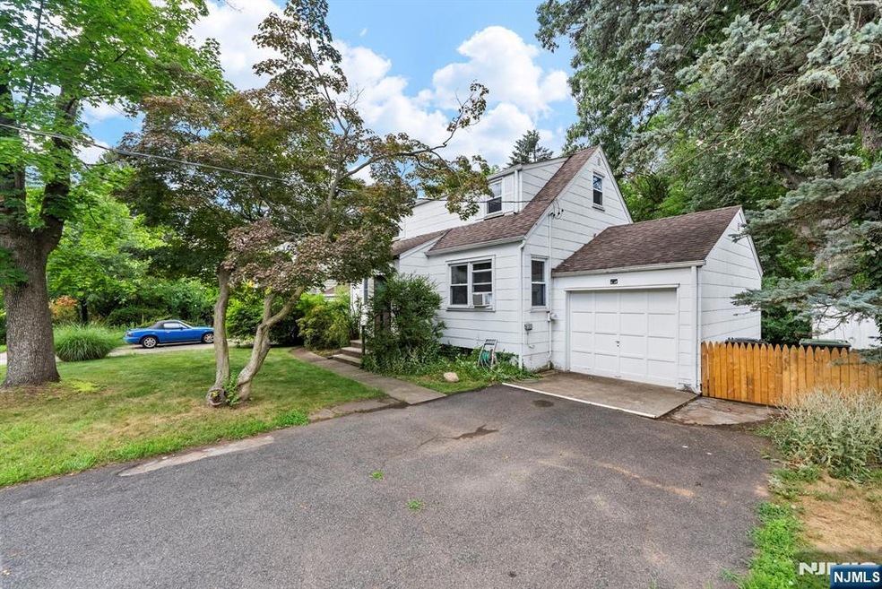 305 E Main St, Bergenfield, NJ 07621 - photo 1