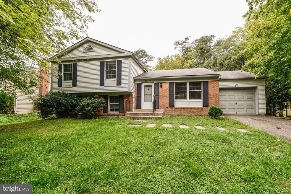 12637 Etruscan Dr, Herndon, VA 20171 - photo 1