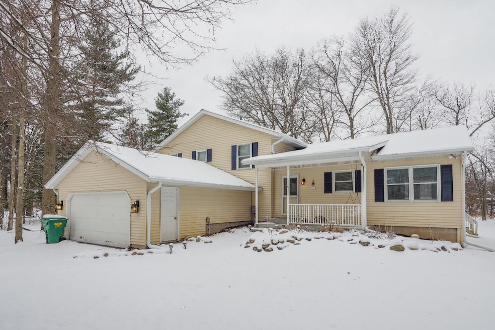 56046 Shady Lane-100