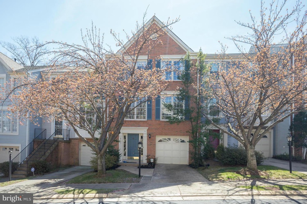 3121 Sutherland Hill Ct, Fairfax, VA 22031 - photo 1