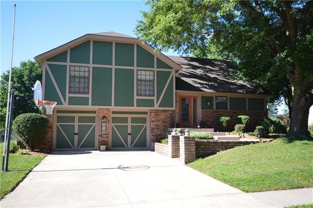 20901 W 52nd St, Shawnee, KS 66218 - photo 1