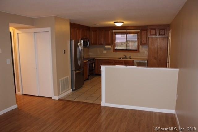 260 Richard St unit 1, Newington, CT 06111 - photo 1