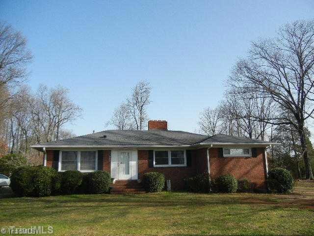 529 E Fairfield Rd, High Point, NC 27263 - photo 1