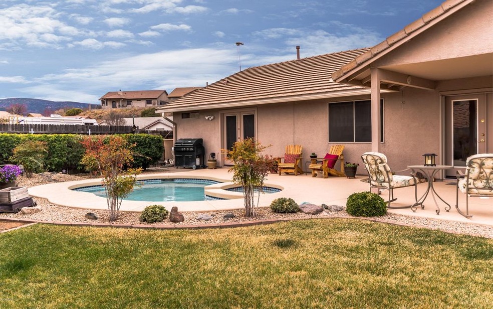 Pool with Spa