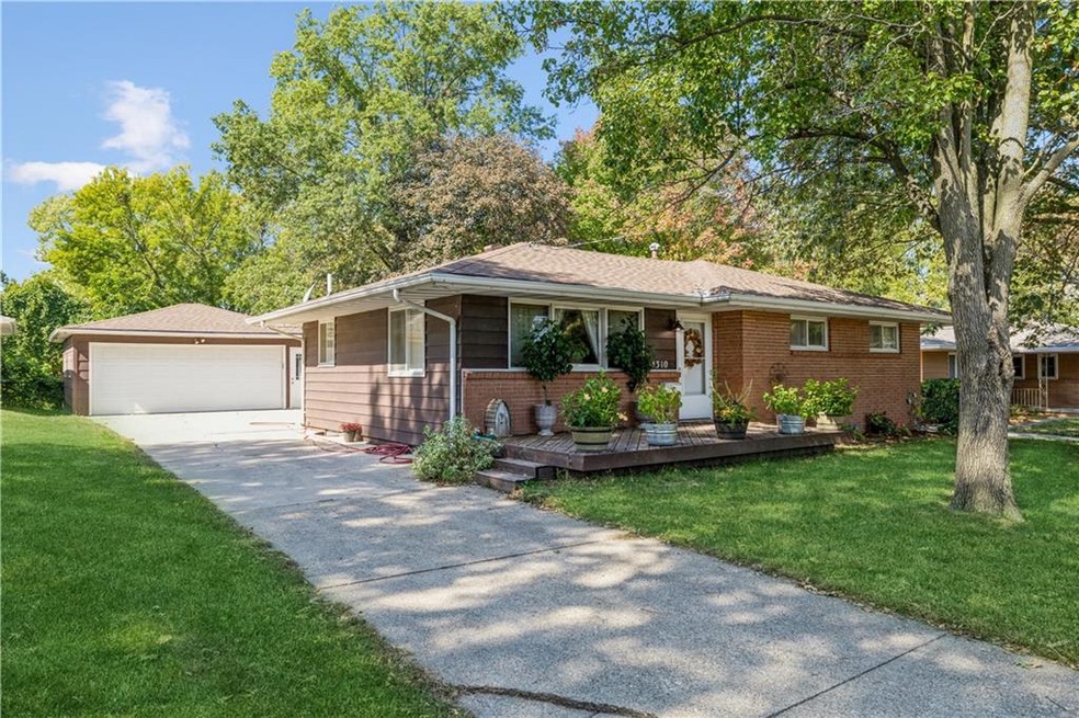 4310 41st St, Des Moines, IA 50310 - photo 1