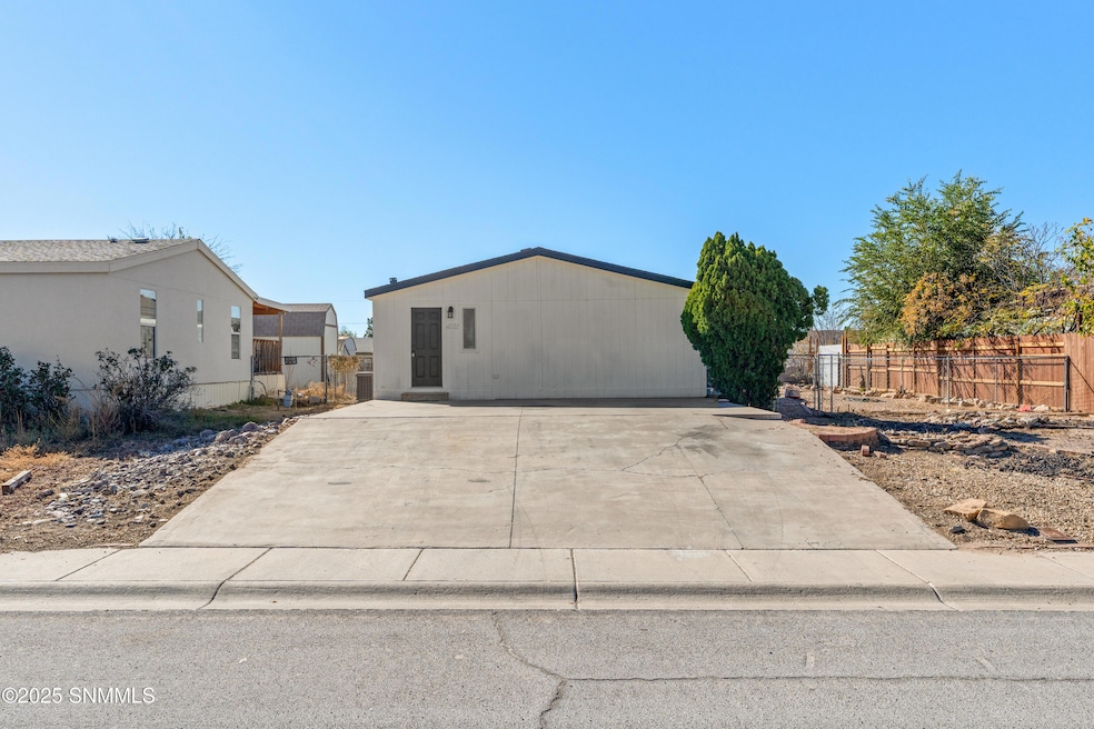 4221 Independence Loop, Las Cruces, NM 88005 - photo 1