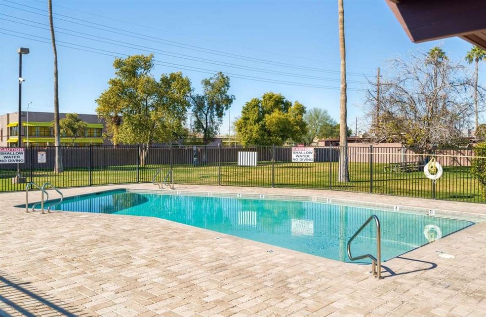 001_Community Pool