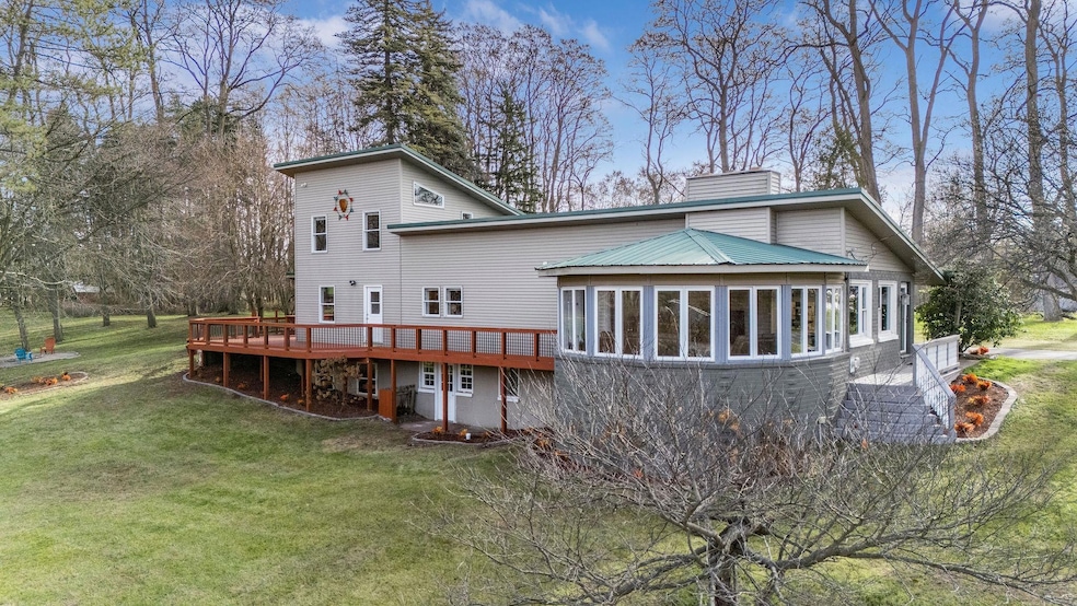 518 Sandow Rd, Midland, MI 48640 - photo 1