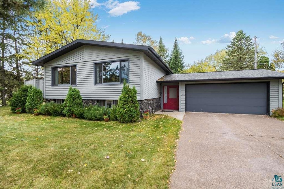 919 9th St, Cloquet, MN 55720 - photo 1