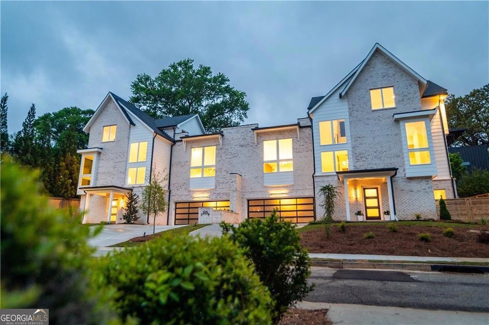 Sold $1,715,000 • Co-Listing Agent