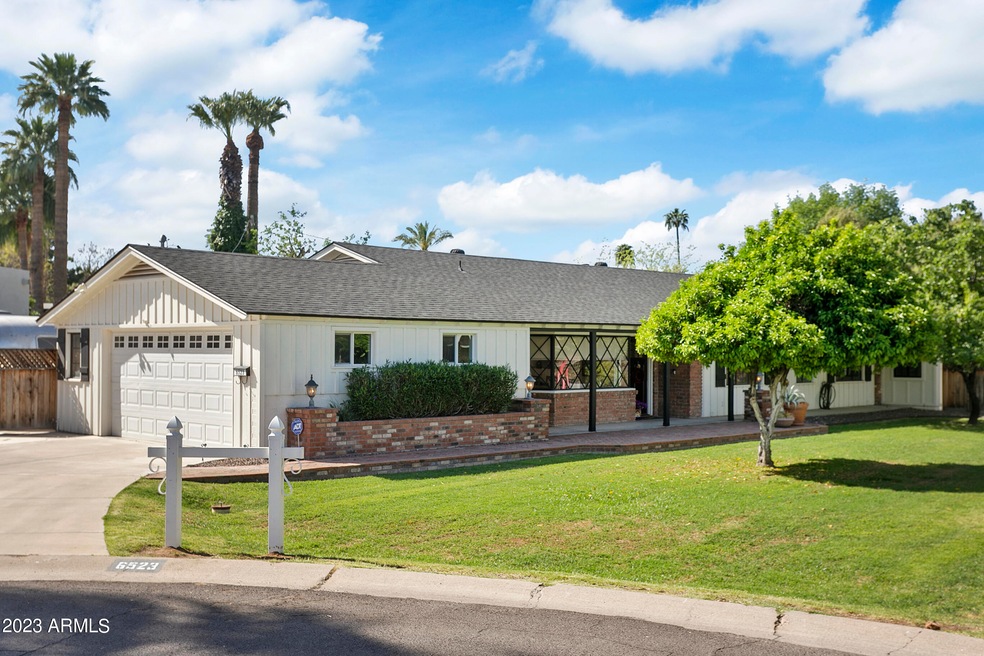 6523N4th001
