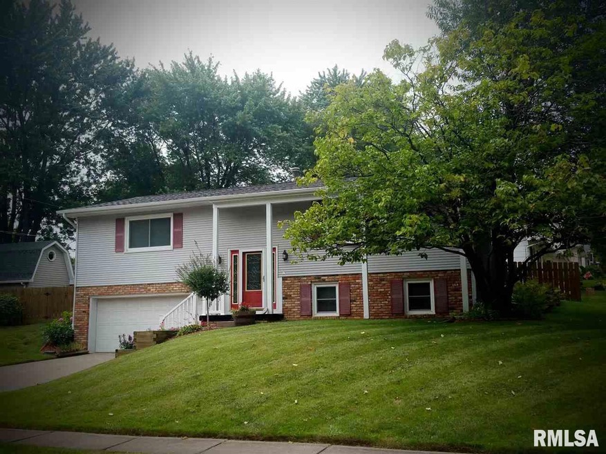 3620 N Elmwood Ave, Davenport, IA 52806 - photo 1